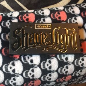 Kat Von D Shade + Light contour pallet 😍🖤